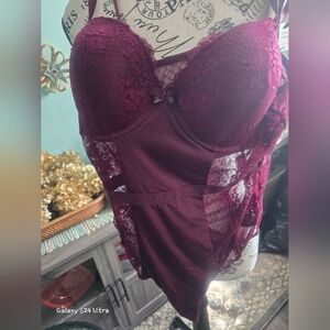 Venus Burgundy Wine Teddy lightly lined cups Sz XL NWT